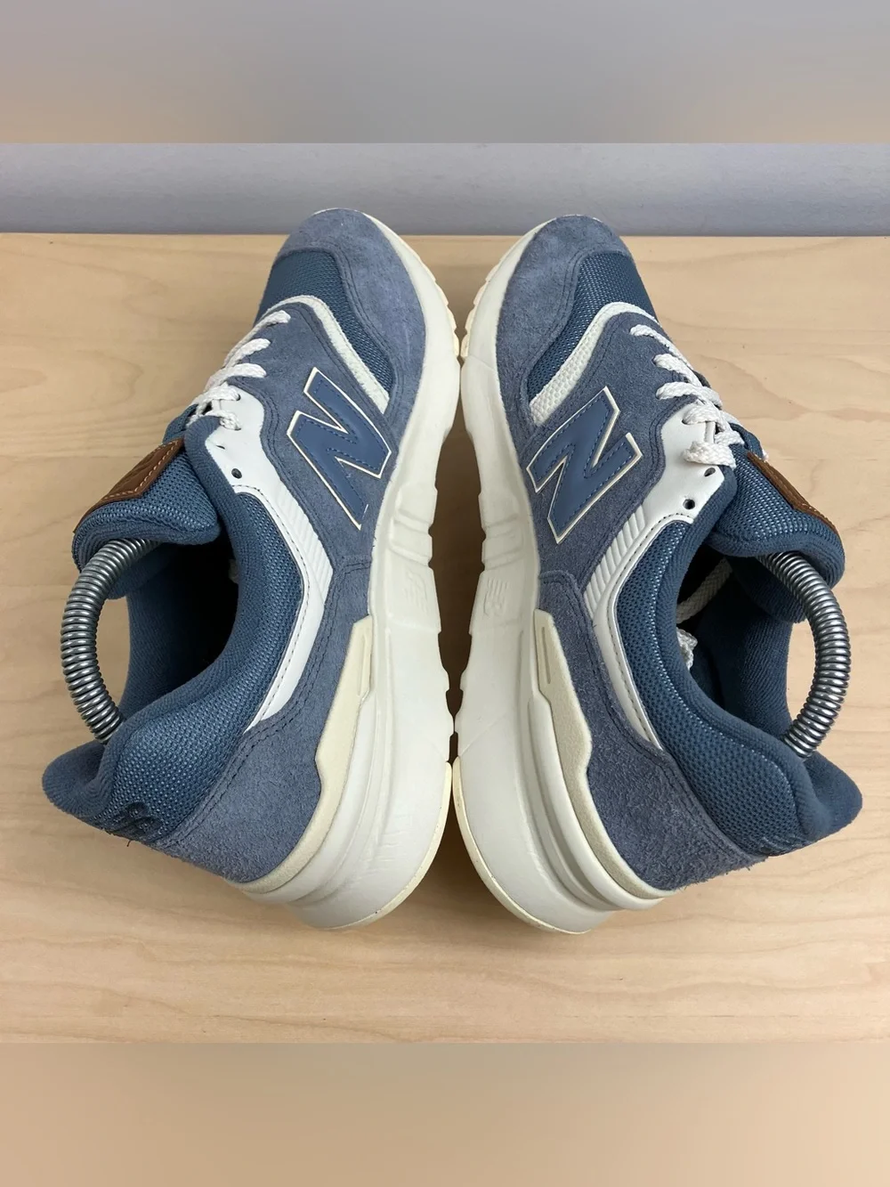 New Balance Men’s Size 8.0 D 997H Light Blue White Suede Athletic Shoes NWOT